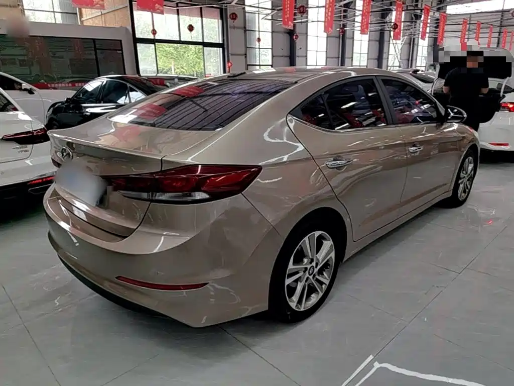 Hyundai Elantra 2016 1.6L Auto Smart·Luxury Edition фото 7