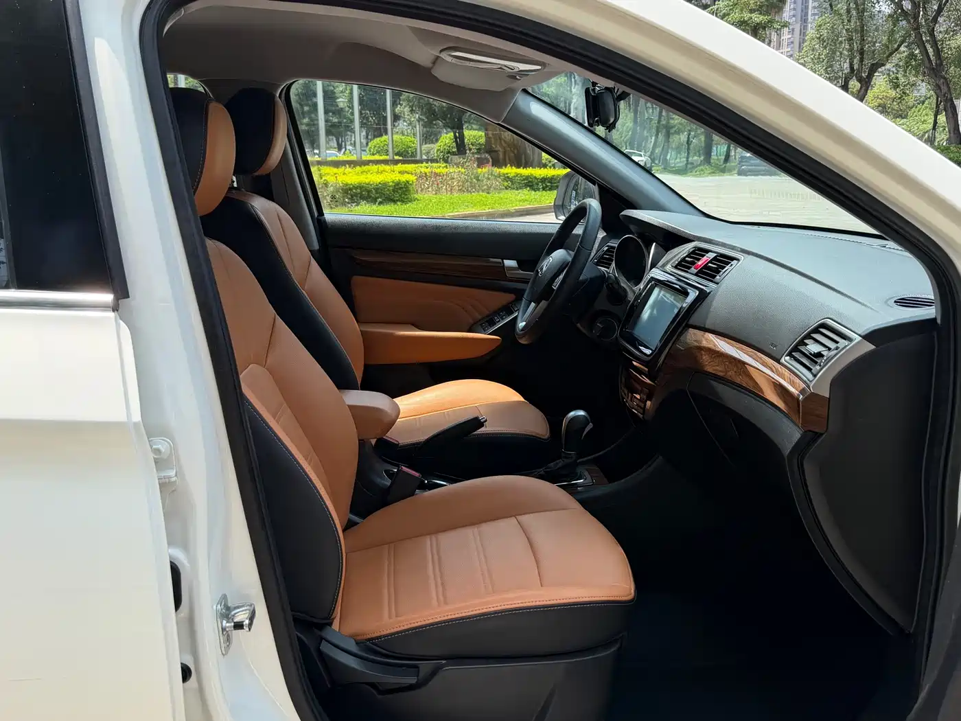 BAIC Weiwang S50 2017 2016 1.5T CVT Joy Elite
