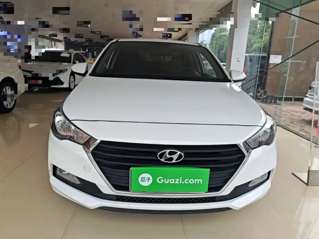 Hyundai Verna 2016 1.4L Automatic Cool Edition GLS фото 3
