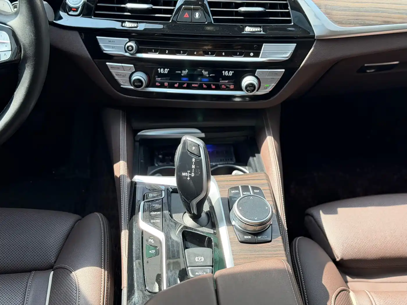 BMW 5 Series 2021 530Li Premium Luxury Package фото 16