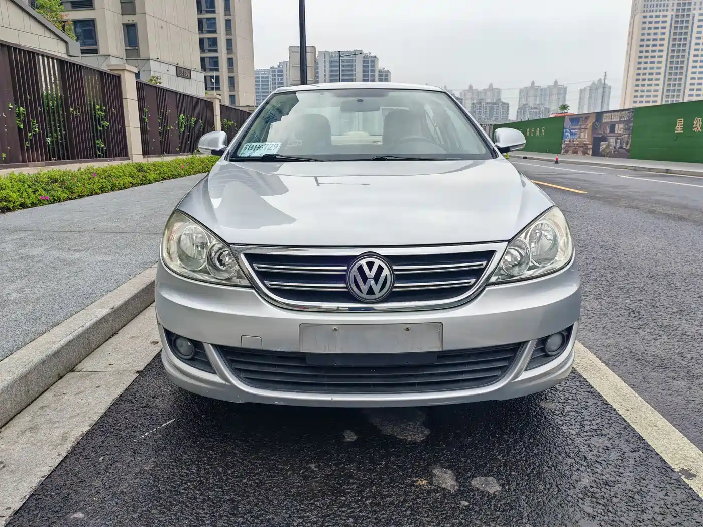 Volkswagen Lavida 2011 1.6L Manual Leisure Edition фото 2