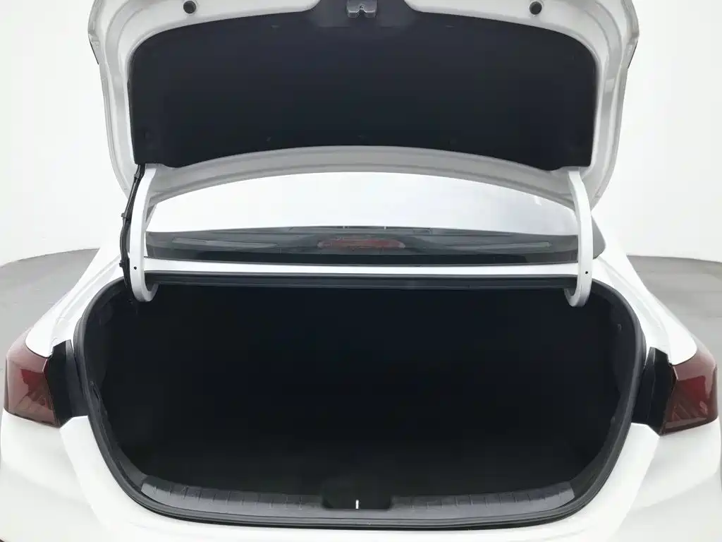 Photo 16 - Kia K3