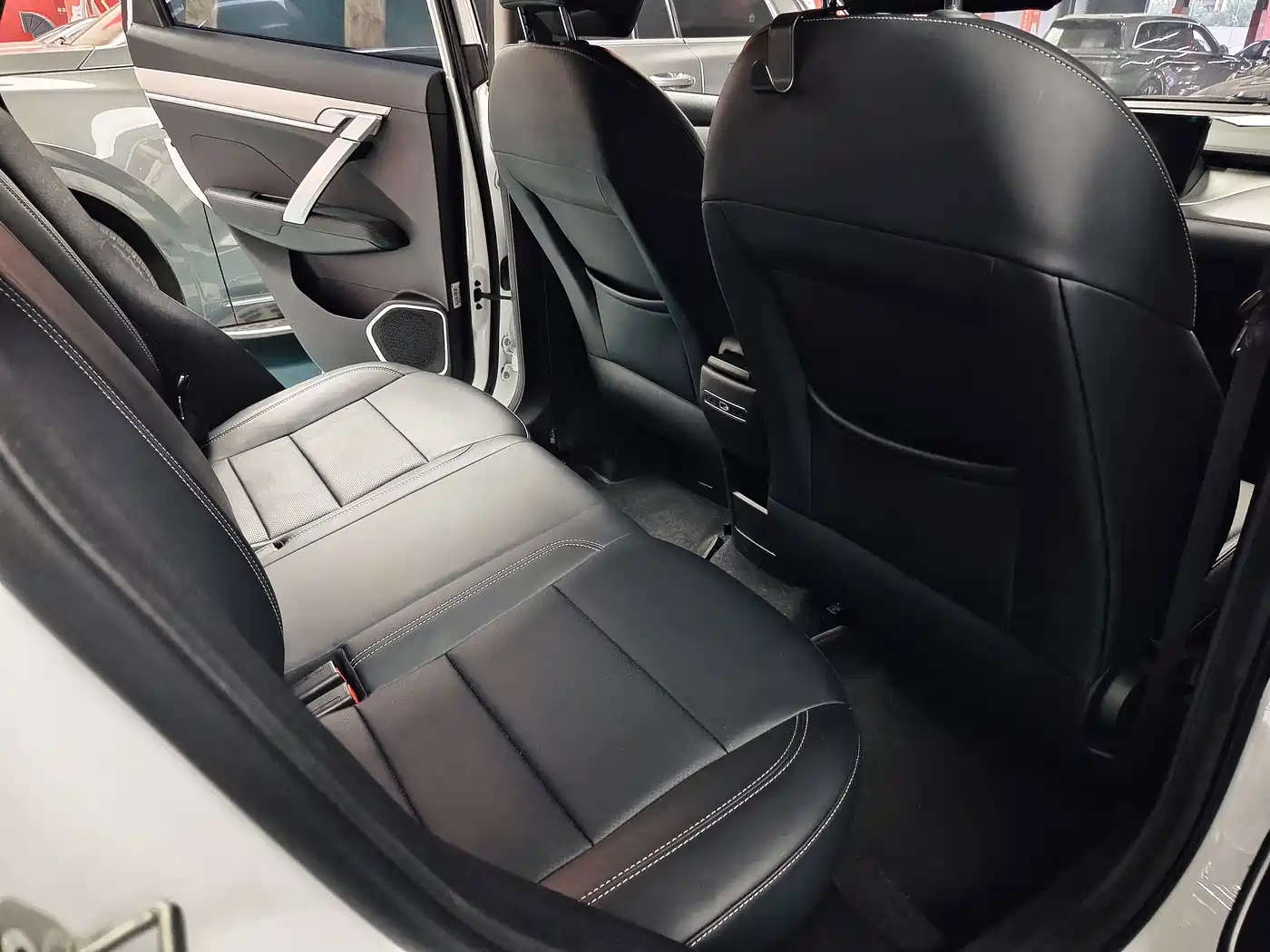 Photo 4 - Geely Coolray