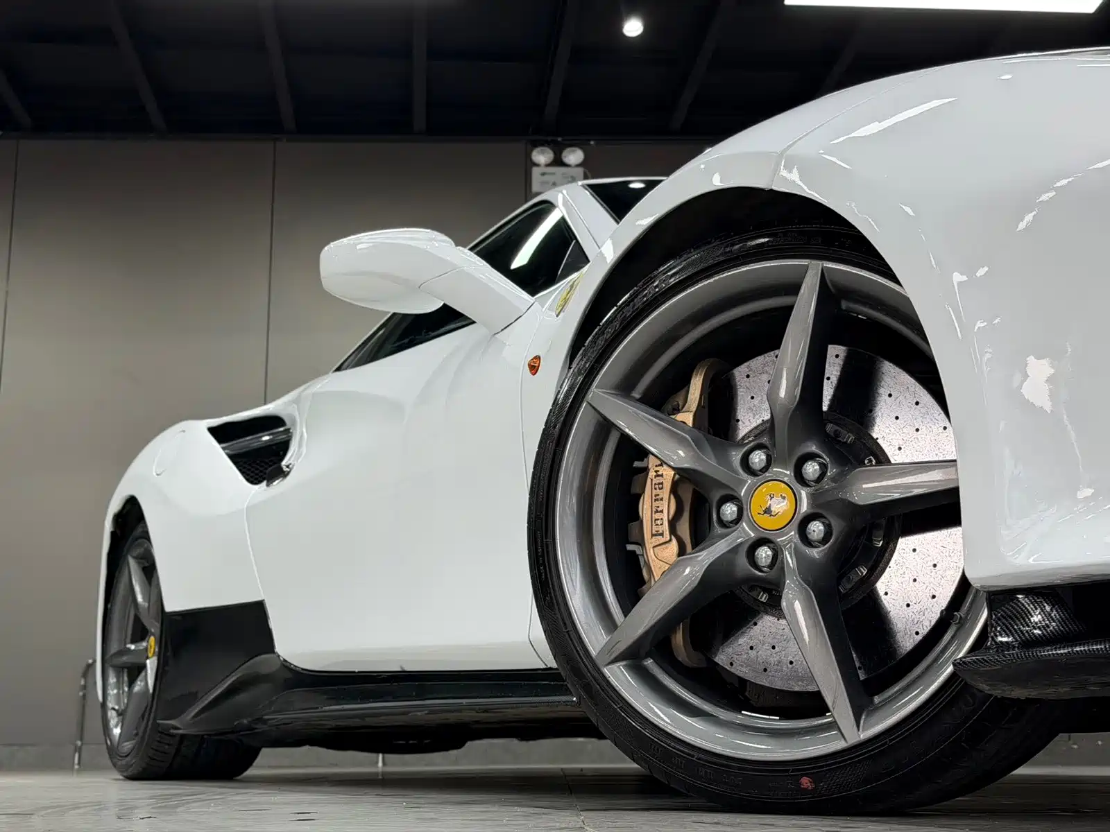 Фото 4 - Ferrari 488