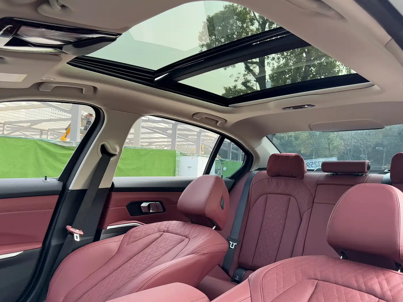 BMW 3 Series 2025 325Li M Sport Package фото 9