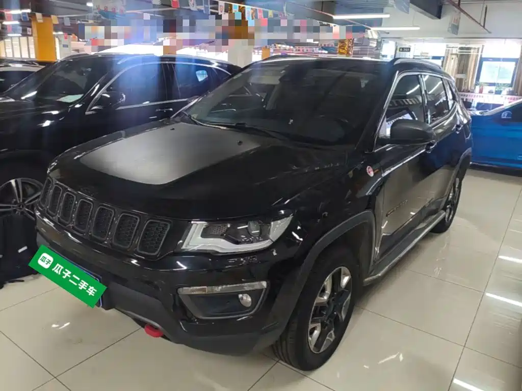 Фото 1 - Jeep Compass