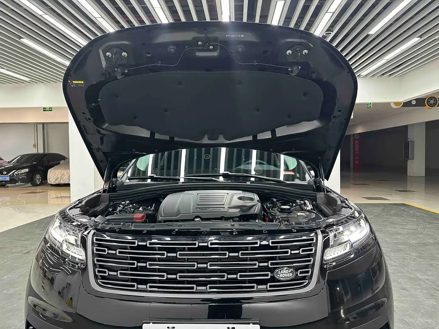 Land Rover Range Rover Velar 2024 S фото 20
