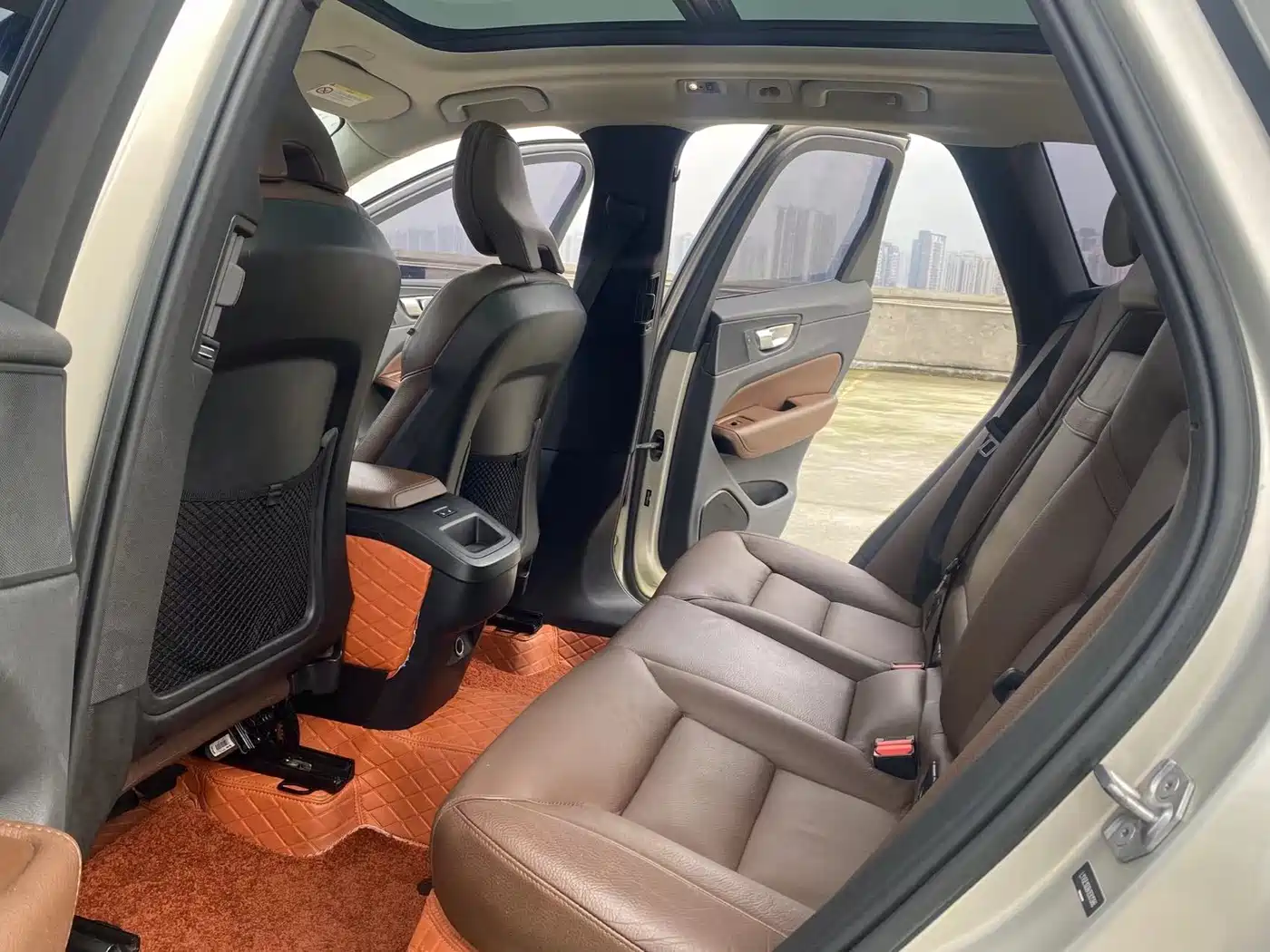 Фото 9 - Volvo XC60