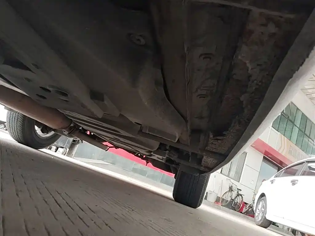 Toyota RAV4 Rongfang 2015 2.0L CVT 2WD Trend Edition фото 22
