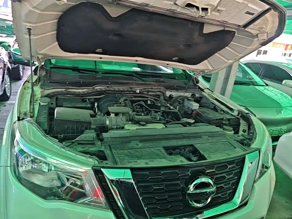 Nissan Terra 2018 2018 2.5L Automatic 2WD Luxury Edition