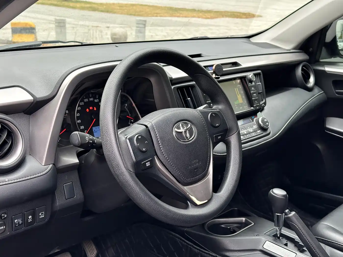 Toyota RAV4 Rongfang 2016 2.0L CVT 2WD Trend (China V) фото 4
