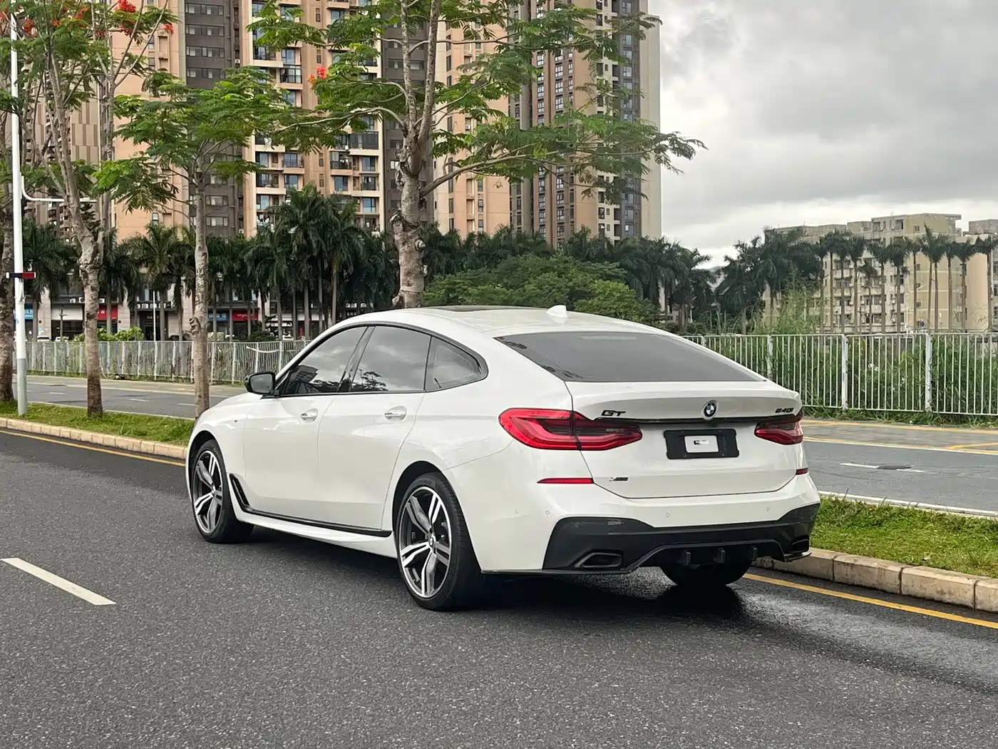 BMW 6 Series GT 2018 640i xDrive M Sport Package фото 5