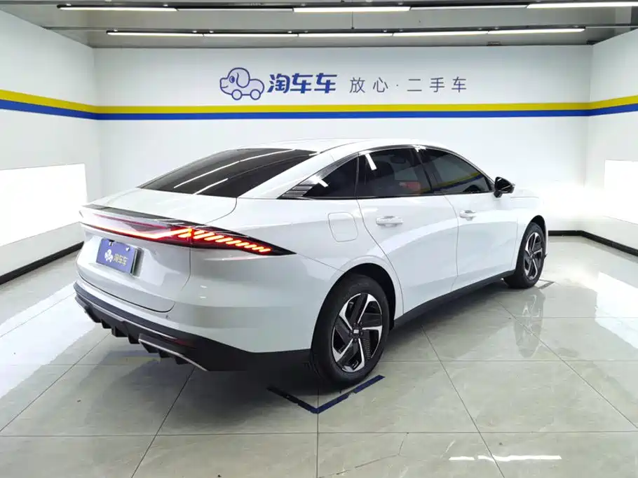 Geely Galaxy Galaxy L6 2026 2025 EM-i 140km Starship Edition