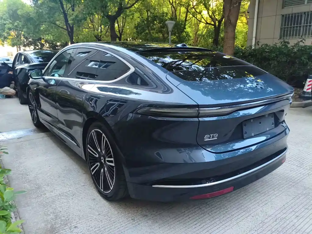 2025 NIO ET9
