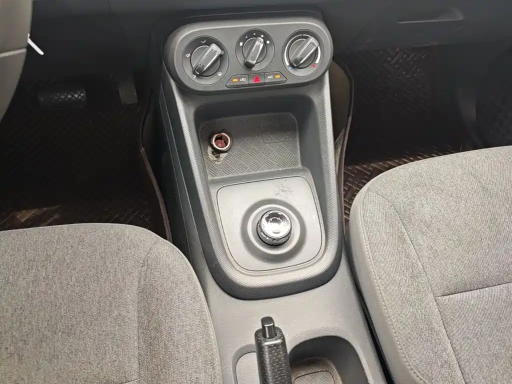 Фото 14 - Wuling Motors Wuling Hongguang New Energy