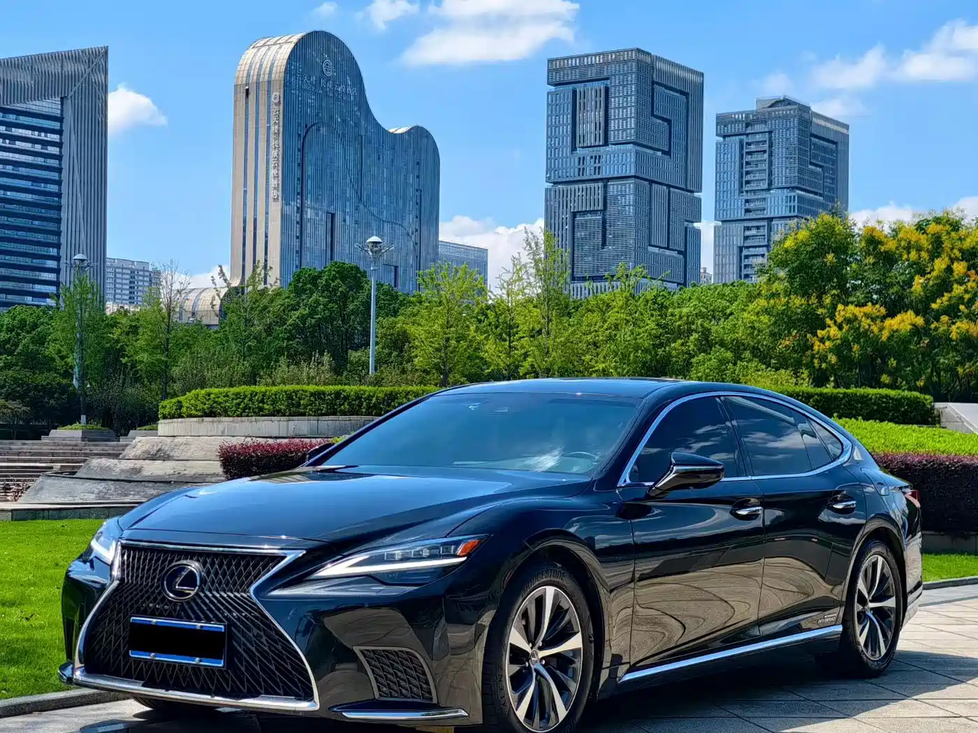 2023 Lexus LS