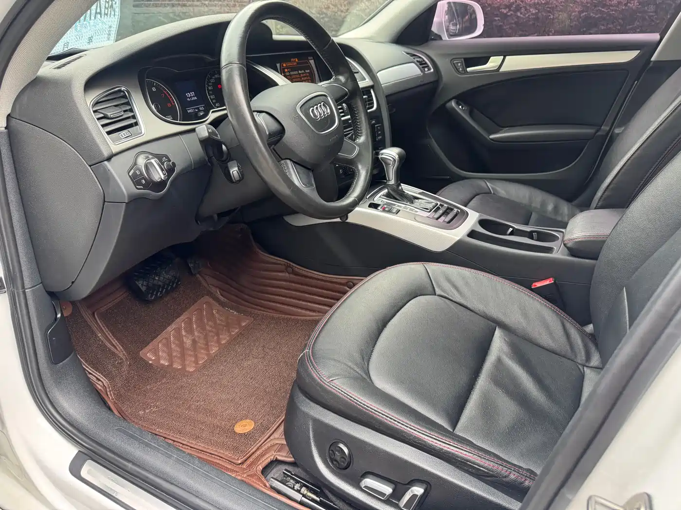 Audi A4L 2016 30 TFSI Collector's Edition Automatic Comfort фото 4