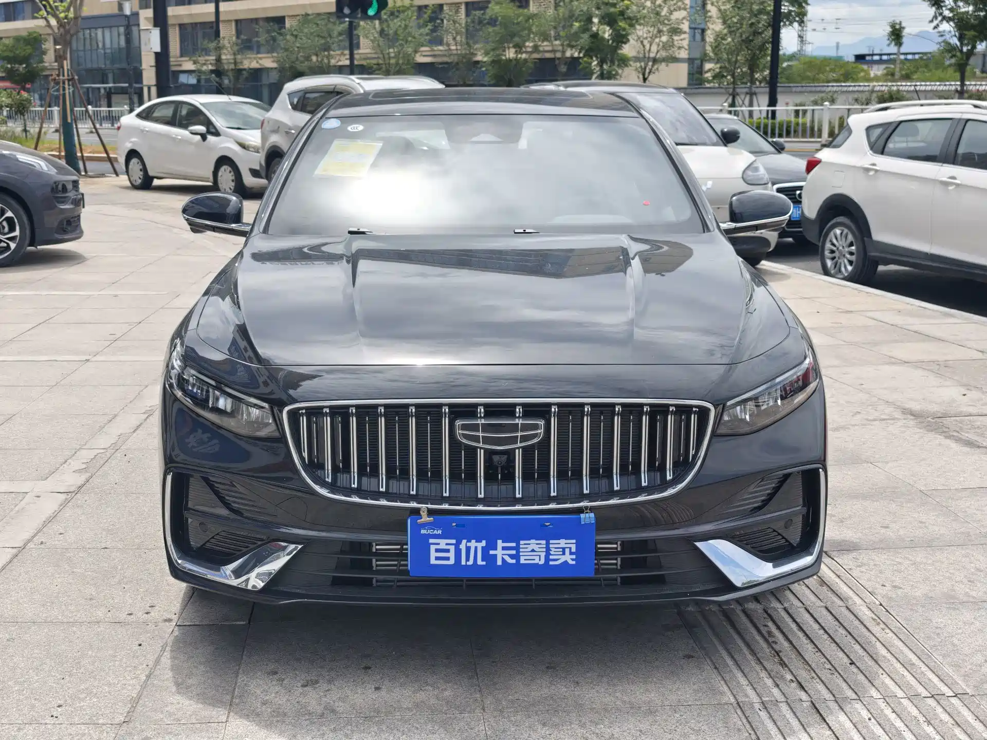 Фото 2 - Geely Preface