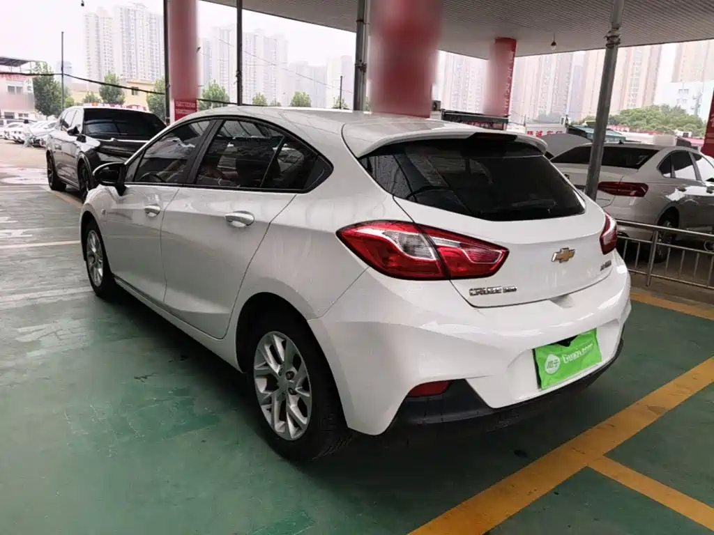 Chevrolet Cruze 2018 2018 Hatchback 320 Automatic Pioneer Sunroof Edition