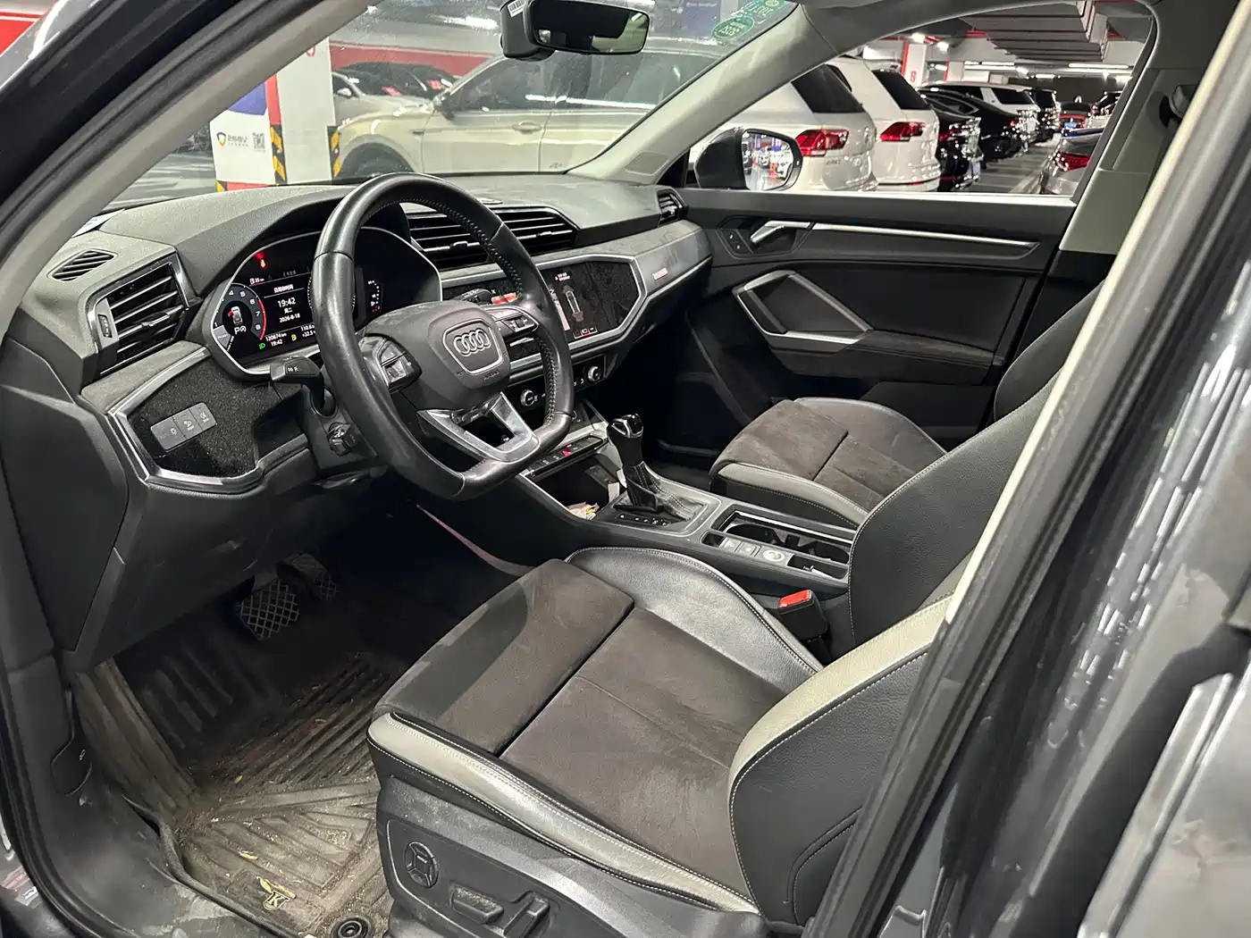 Фото 8 - Audi Q3