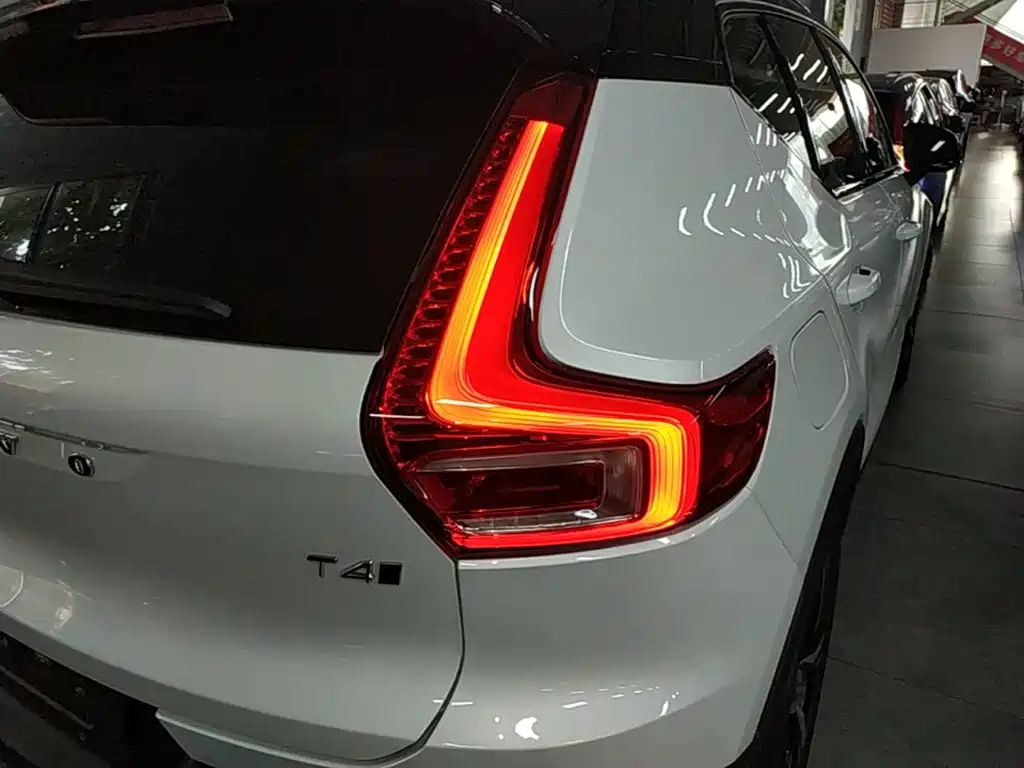 Volvo XC40 2021 2021 T4 AWD Smart Sport Edition