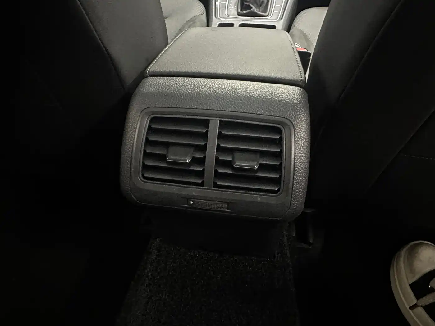 Volkswagen Golf 2018 1.6L Automatic Comfort фото 10