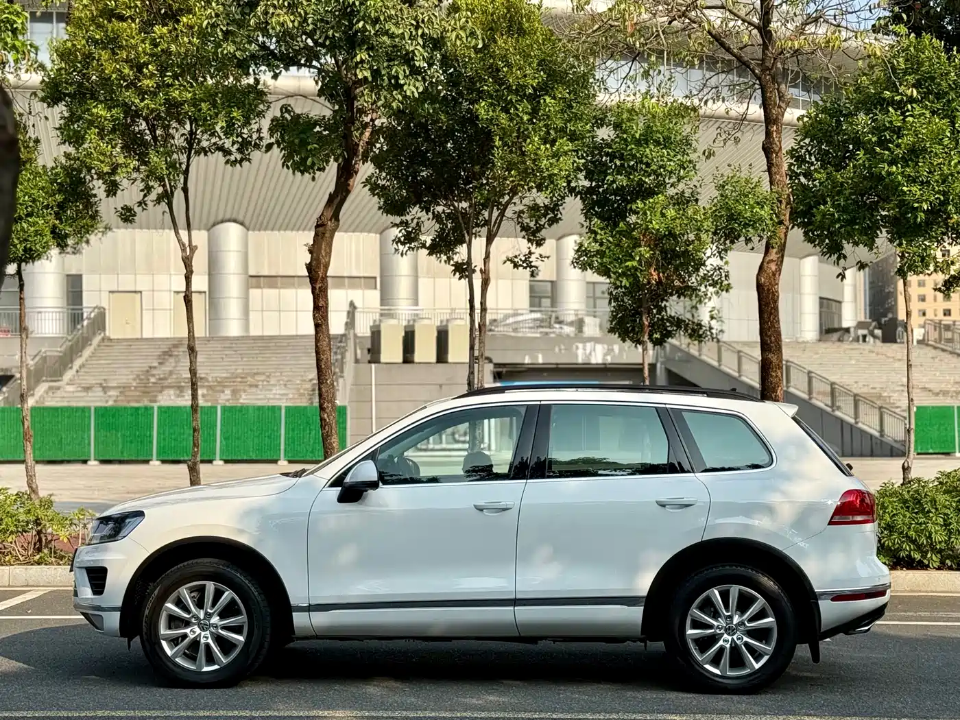 Volkswagen Touareg 2016 3.0TSI Glamour Edition фото 5