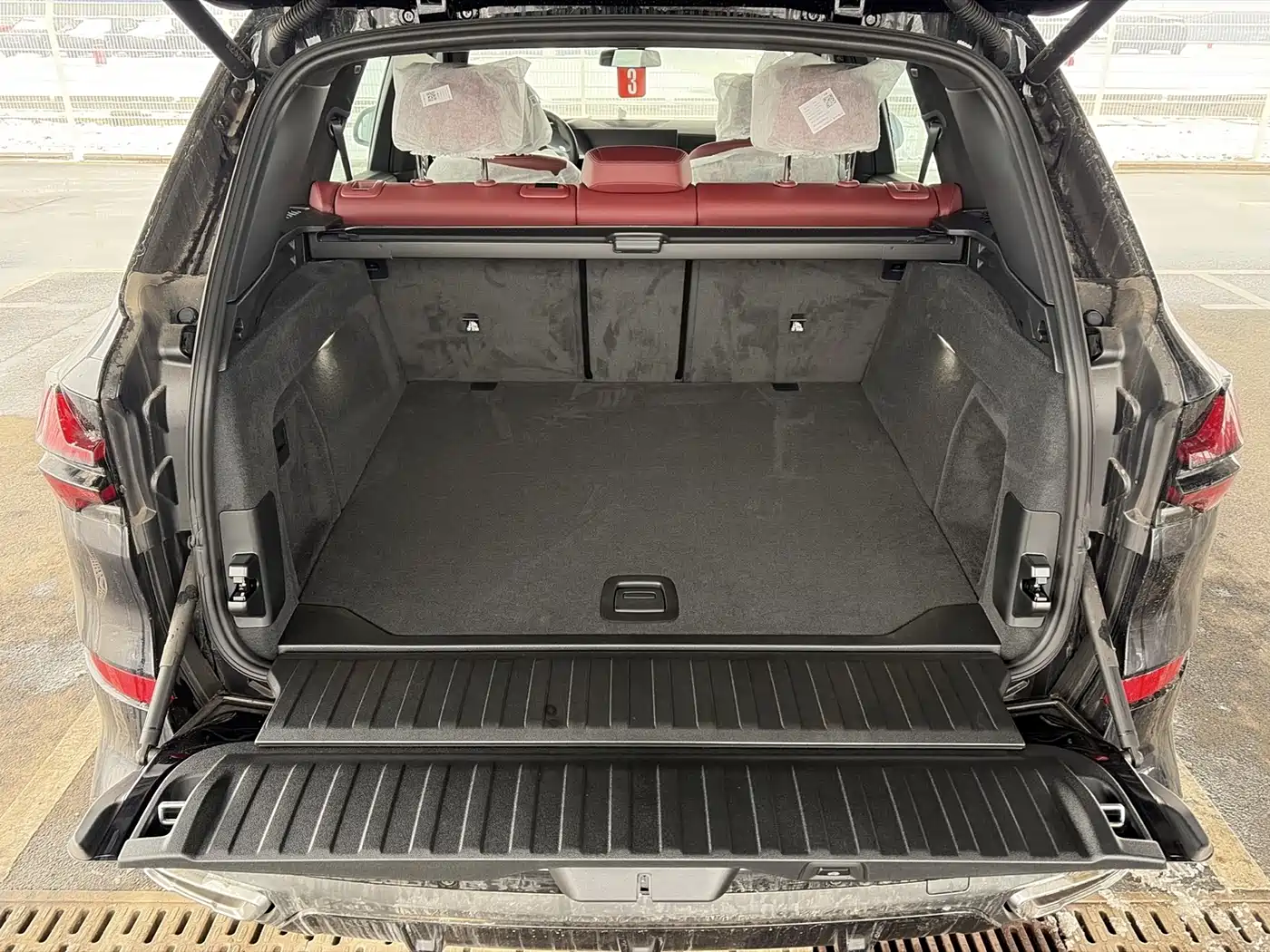 BMW X5 2025 Model xDrive 40Li M Sport Blackout Package фото 8