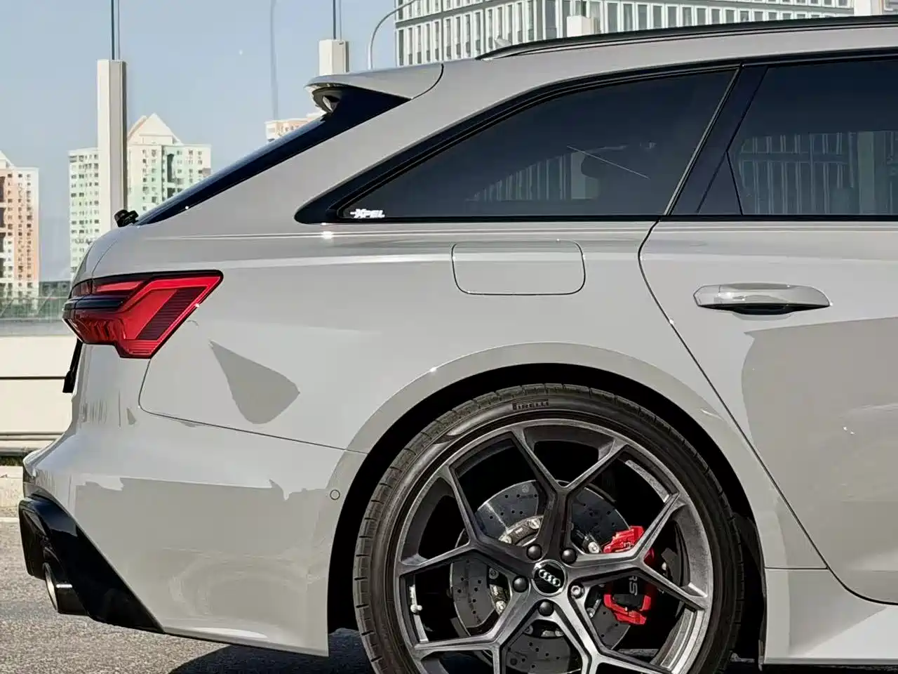 Audi RS 6 2024 2024 RS 6 4.0T Avant performance
