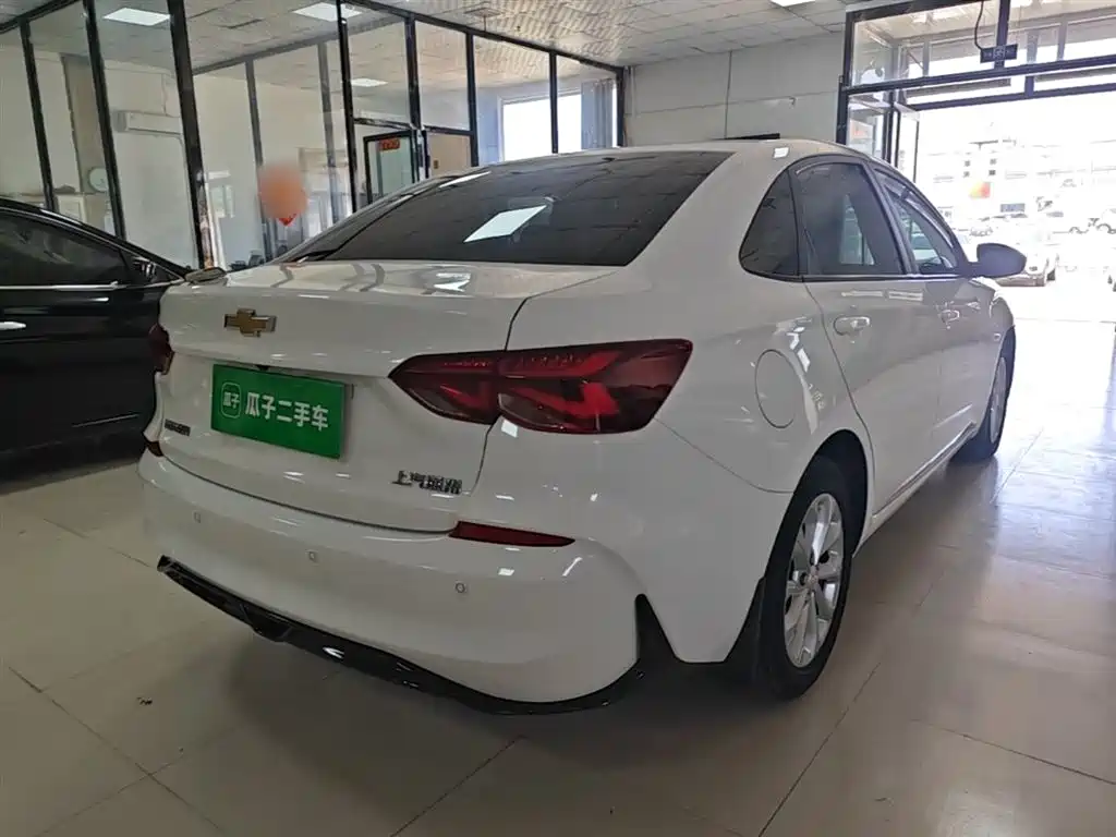CHEVROLET CRUZE