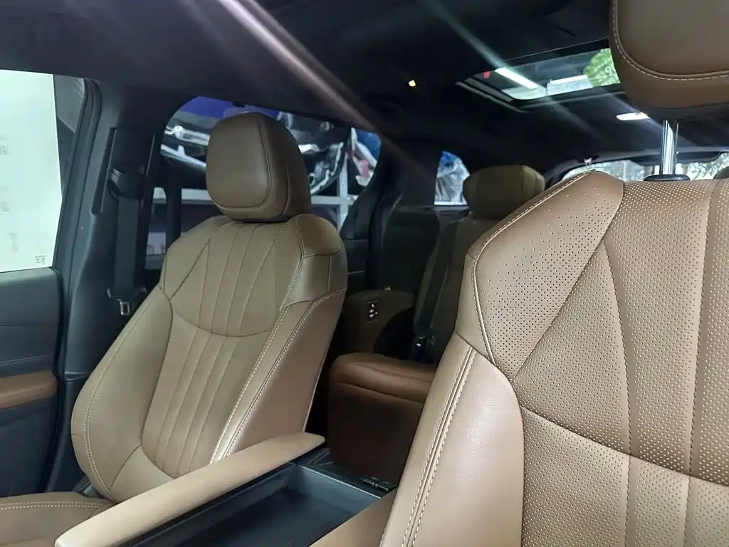 Toyota Granvia 2026 2026 Model 2.5L Hybrid Flagship ULTRA Edition