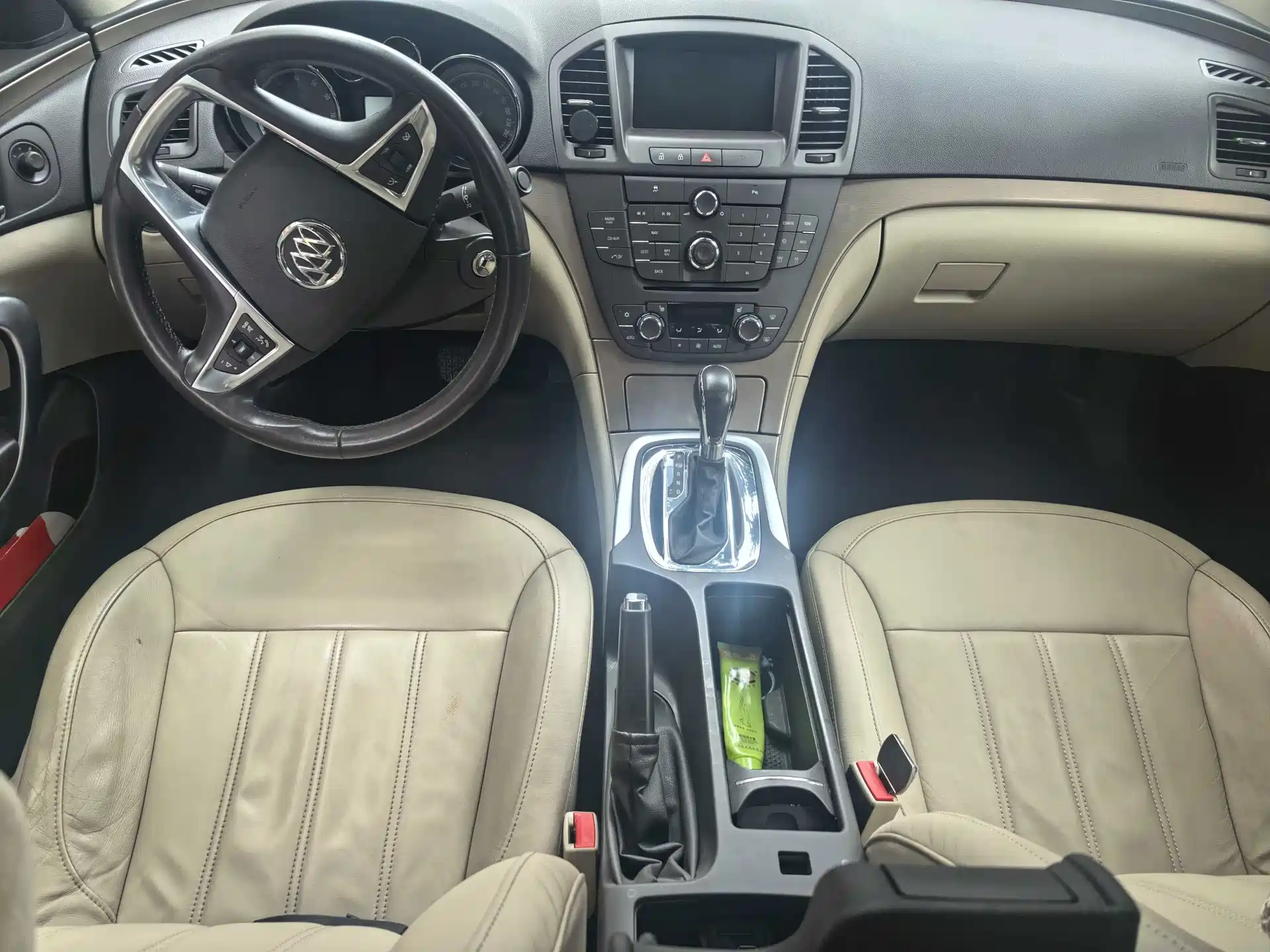 Photo 6 - Buick Regal