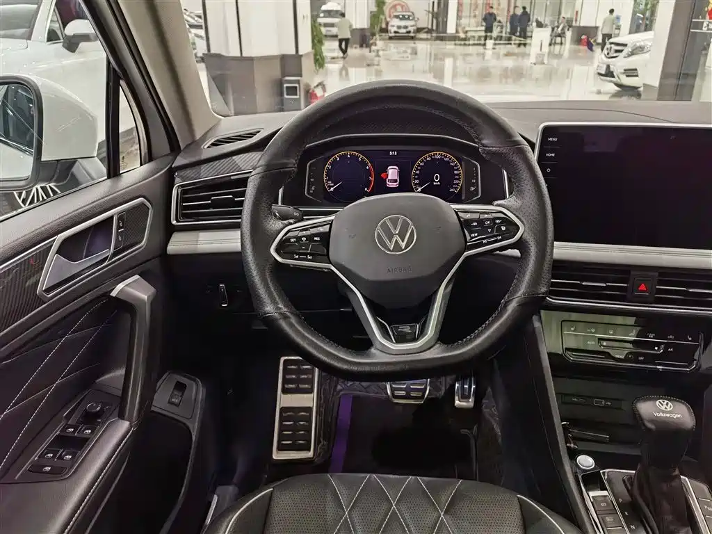 Volkswagen Tiguan L 2022 330TSI Auto 2WD R-Line Premium Edition фото 13
