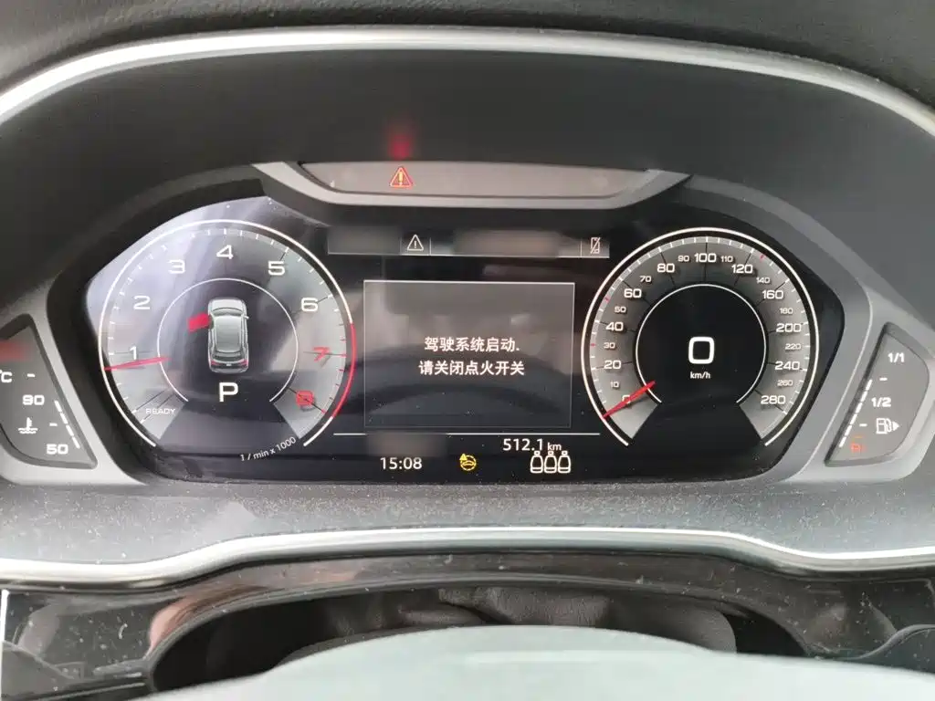 Фото 4 - Audi Q3