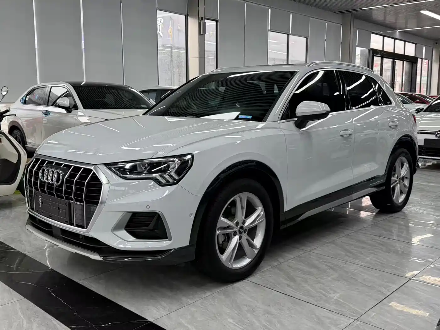 AUDI Q3