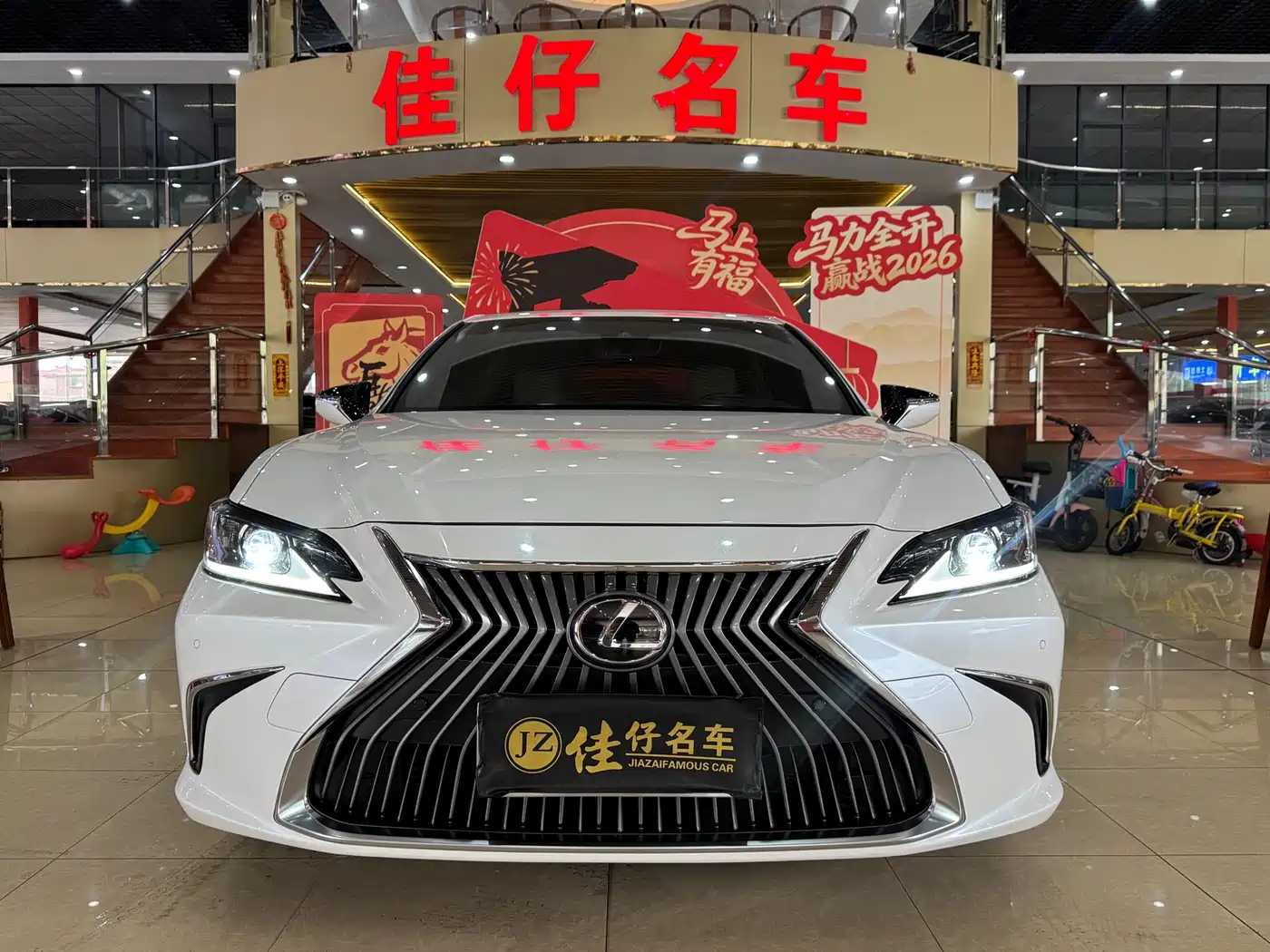 Lexus ES 2020 200 Luxury фото 2