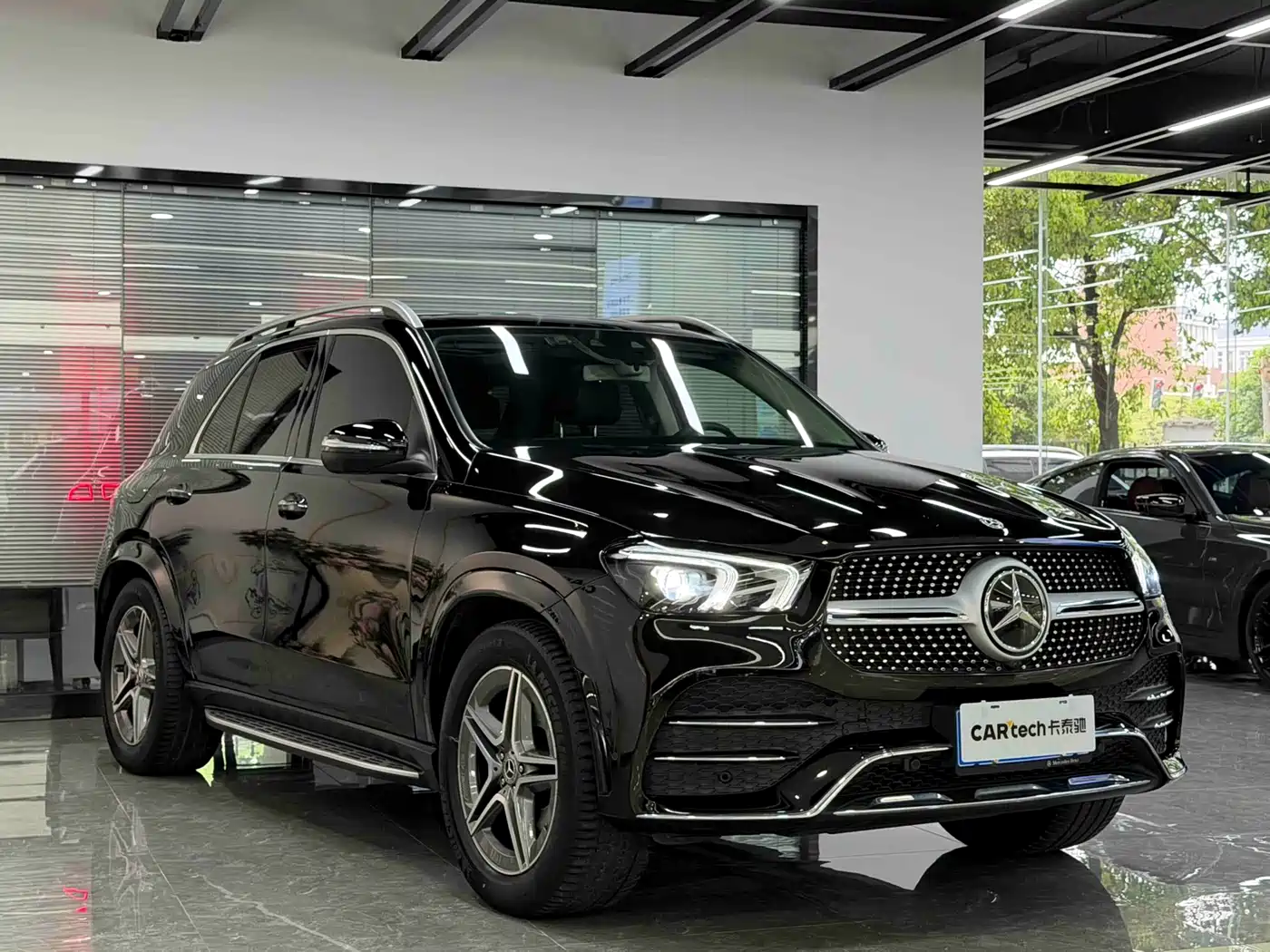 Mercedes-Benz GLE 2020 Facelift GLE 350 4MATIC Luxury фото 2