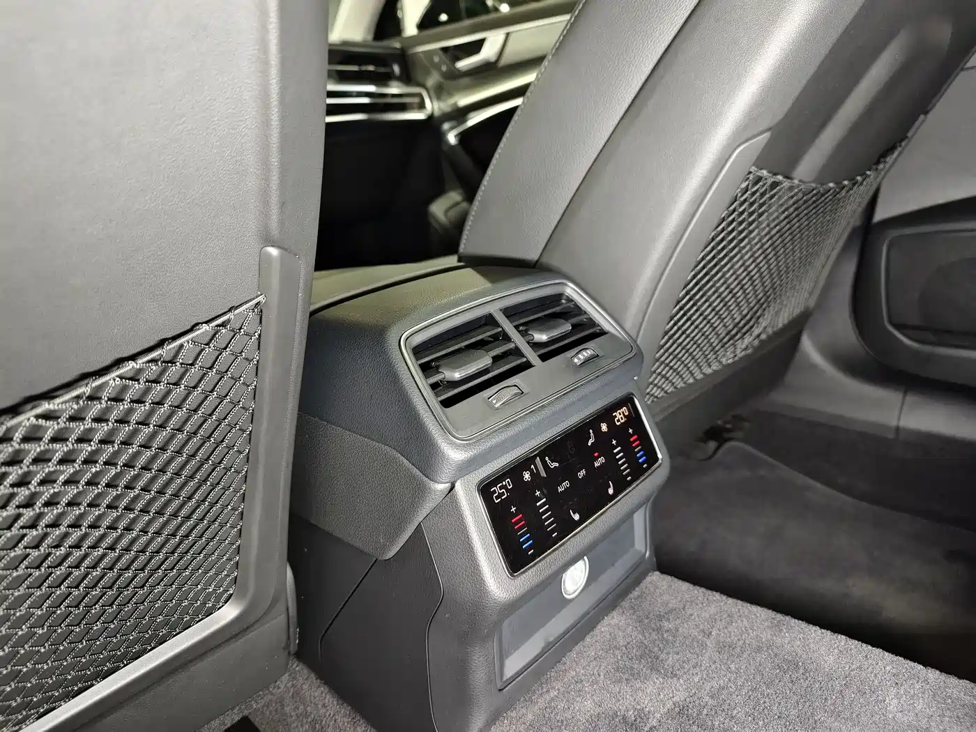 Audi A6L 2019 45 TFSI quattro Premium Elegance фото 11