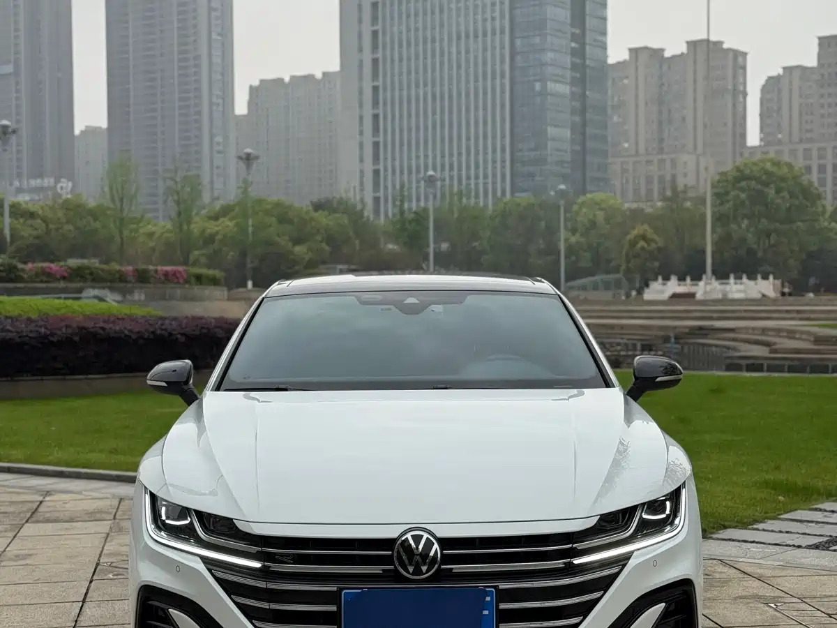 Volkswagen FAW-Volkswagen CC 2023 380TSI Eye-catching Edition фото 2