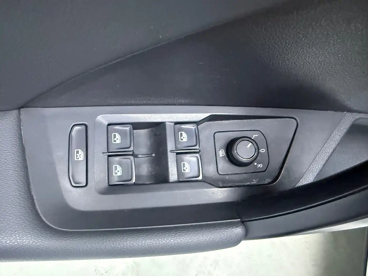 Volkswagen Tharu, миниатюра 9