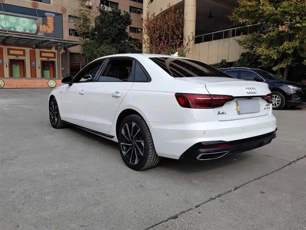Audi A4L 2023 40 TFSI Luxury Sport фото 16