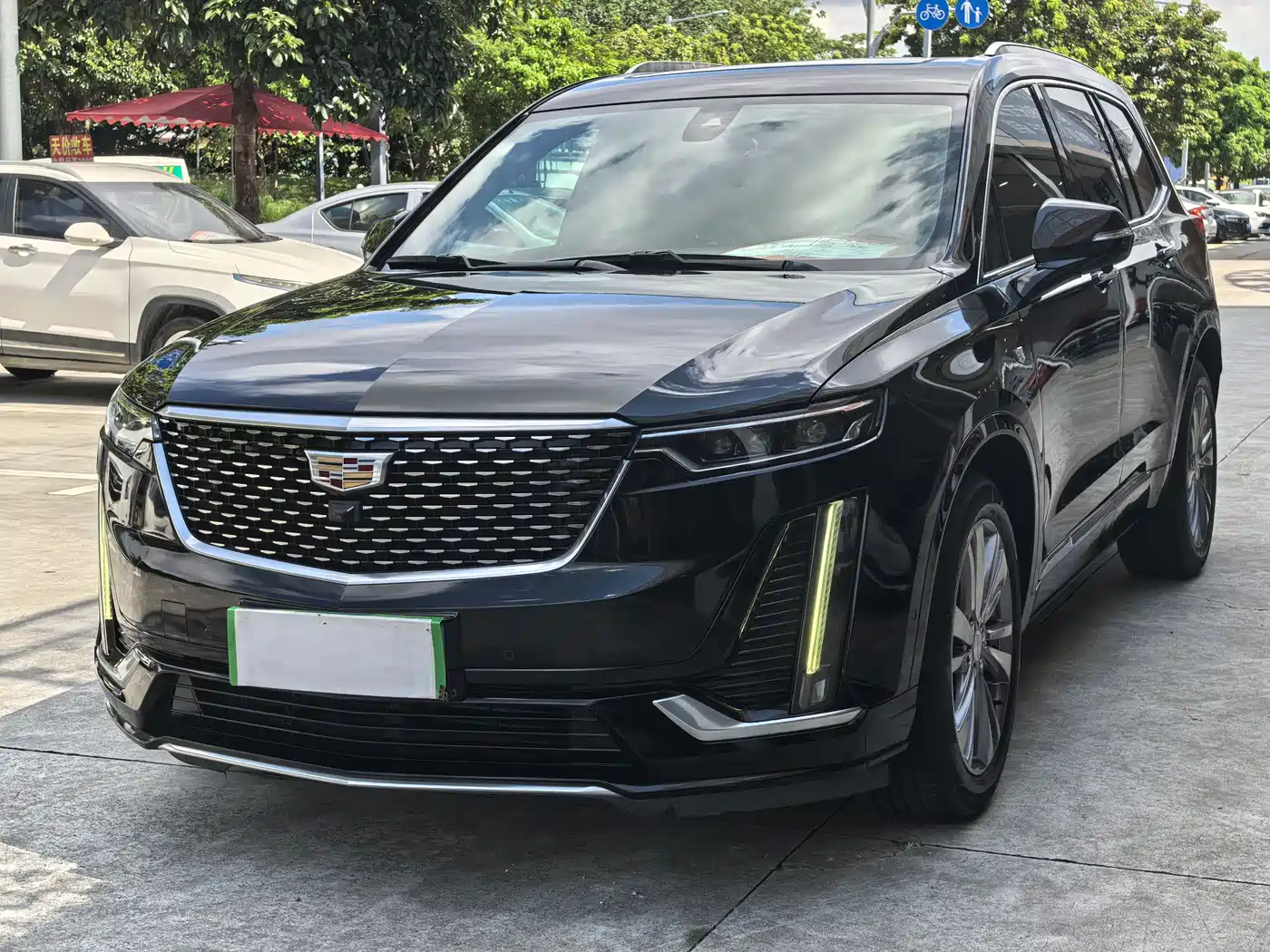 Фото 1 - Cadillac XT6
