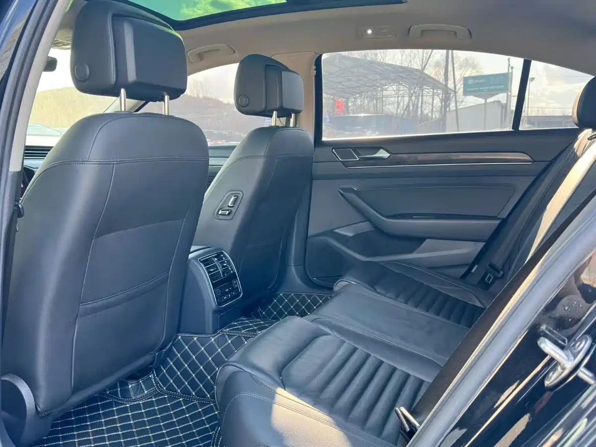 Volkswagen Magotan 2019 330TSI DSG Luxury Class China VI фото 6