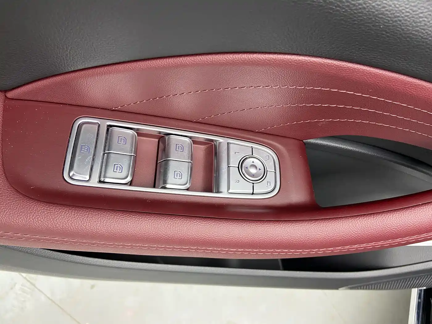 Hongqi H5 PHEV 2025 130 Super Hybrid Edition фото 13