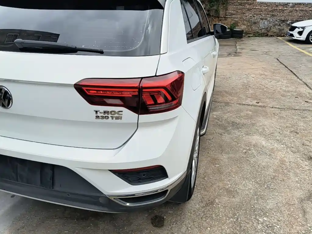 Photo 8 - Volkswagen T-ROC