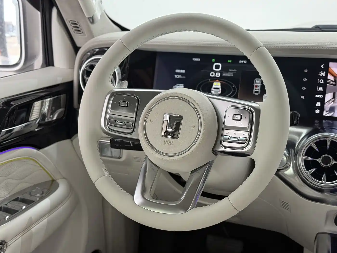 TANK CO CREATION TANK 300