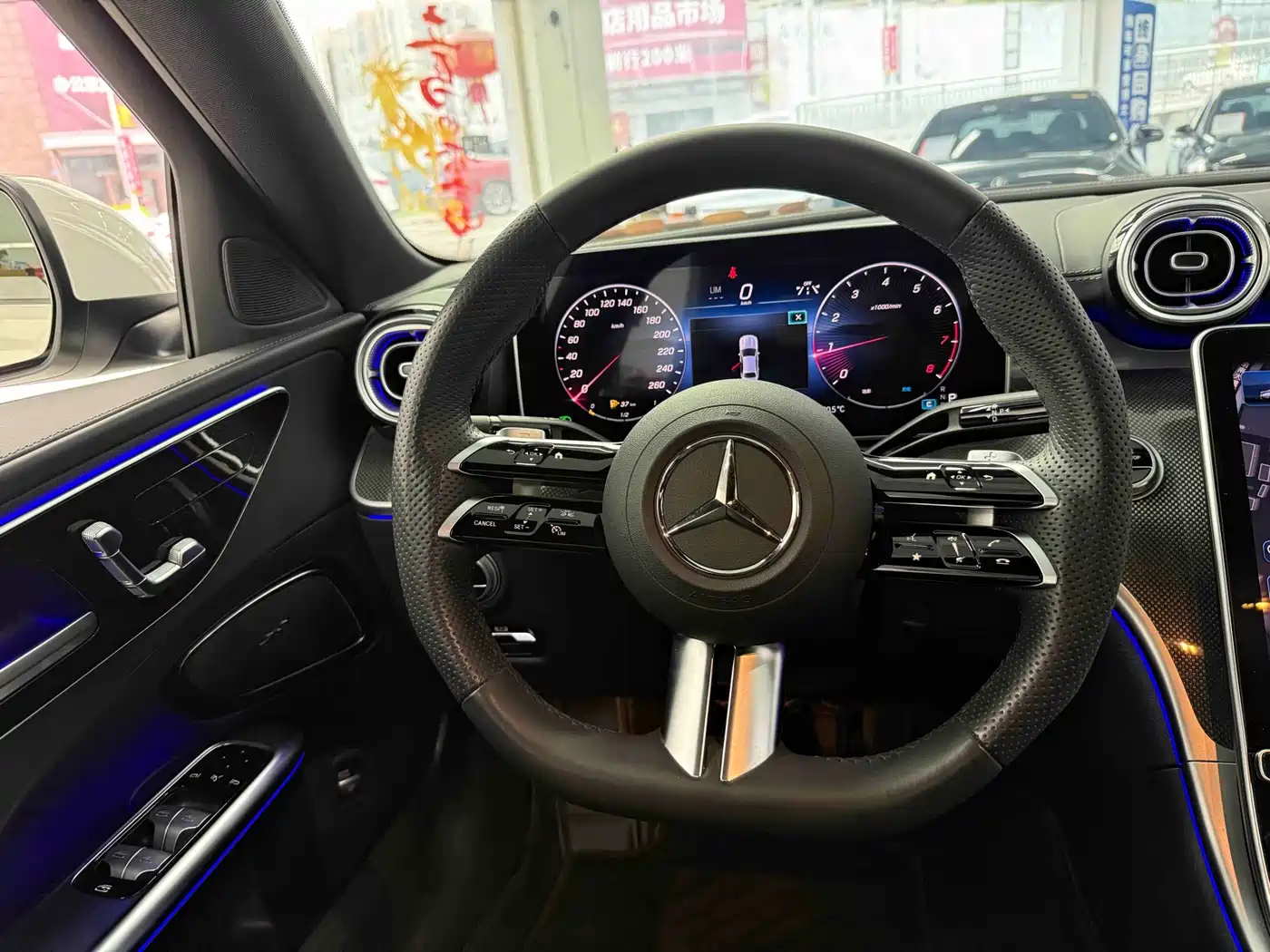 Photo 10 - Mercedes-Benz C-Class