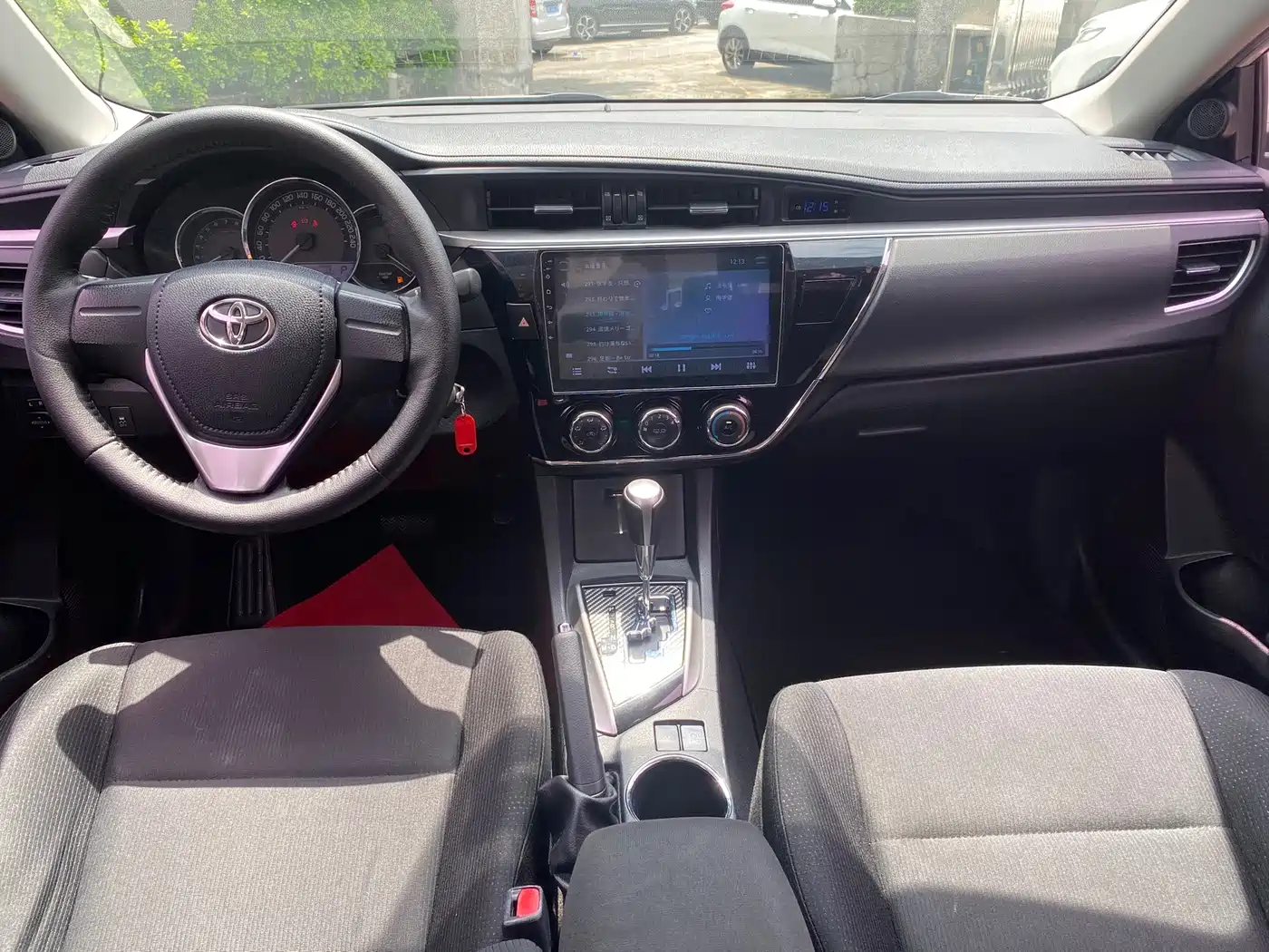 Фото 9 - Toyota Corolla