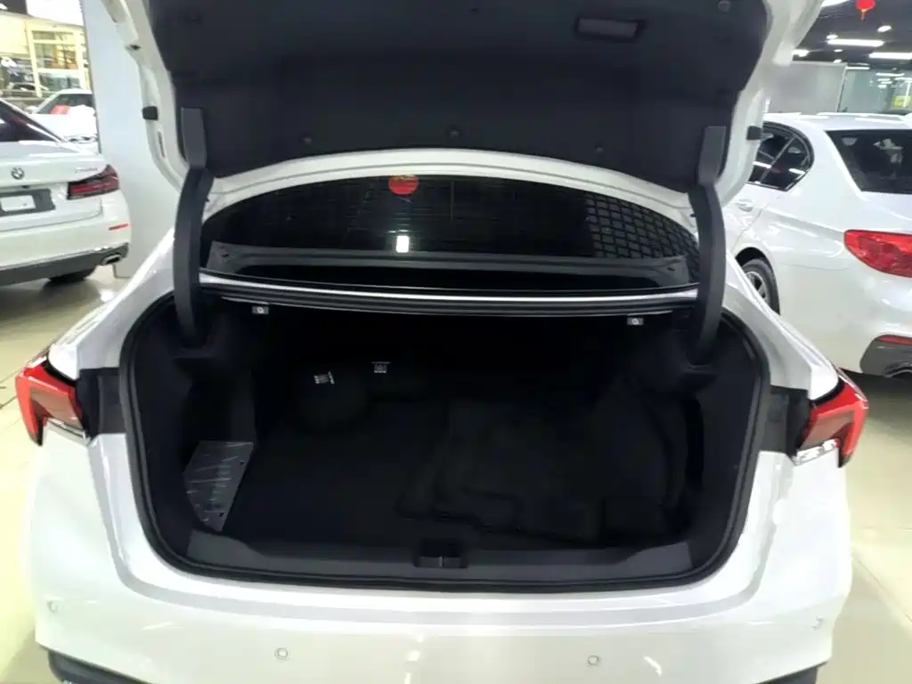 Buick LaCrosse 2025 2025 Model 28T Platinum Edition