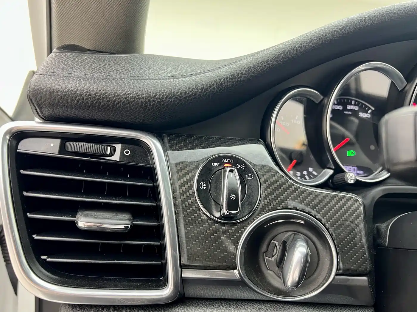 Porsche Panamera 2014 Panamera 3.0T фото 21